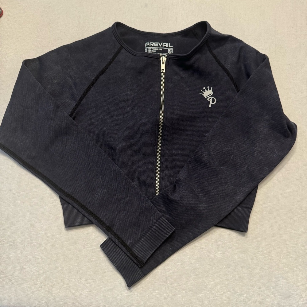 PREVAIL ATHLETIC TOP - Picture 3 of 3